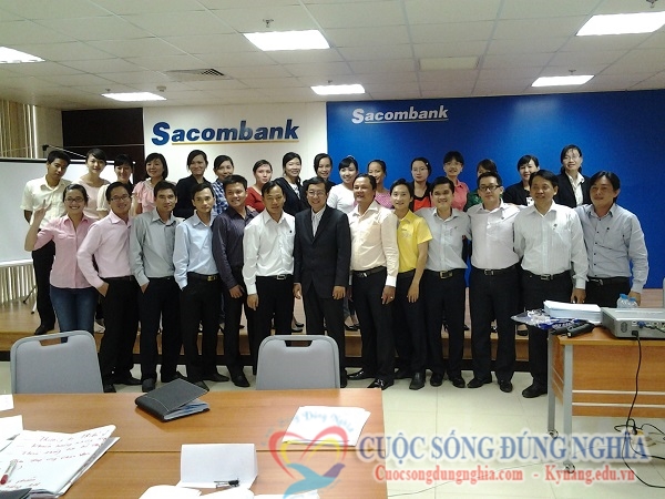 sacombank CEO Trần Đình Tuấn: “Có giá trị rồi thì tiền tự tìm đến với mình”